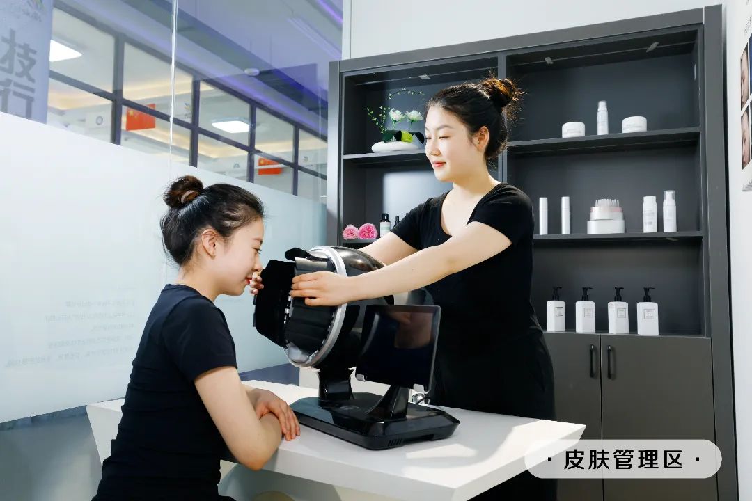 a24cb2e36160a8870725f990df7f6693.jpg a24cb2e36160a8870725f990df7f6693.jpg