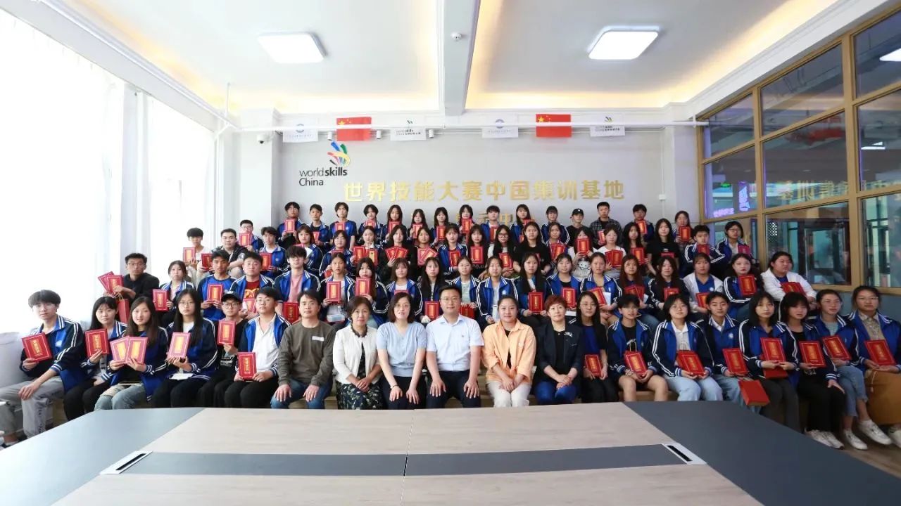 e9935581b1168a9ac01c0a1e8b80d279.jpg