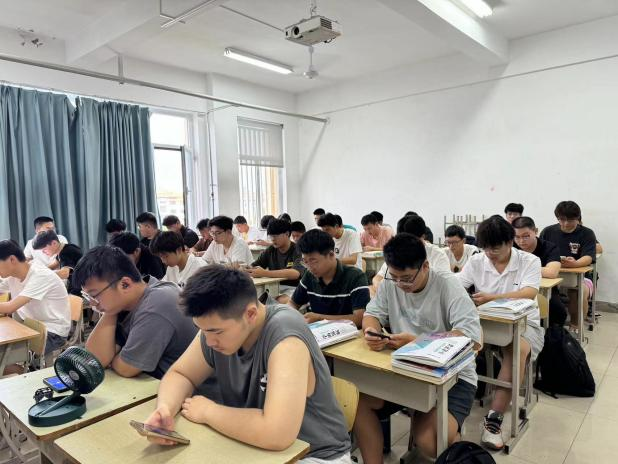 ce446b223ffb2a9afd0bee476467baf5.png 图片 4.png